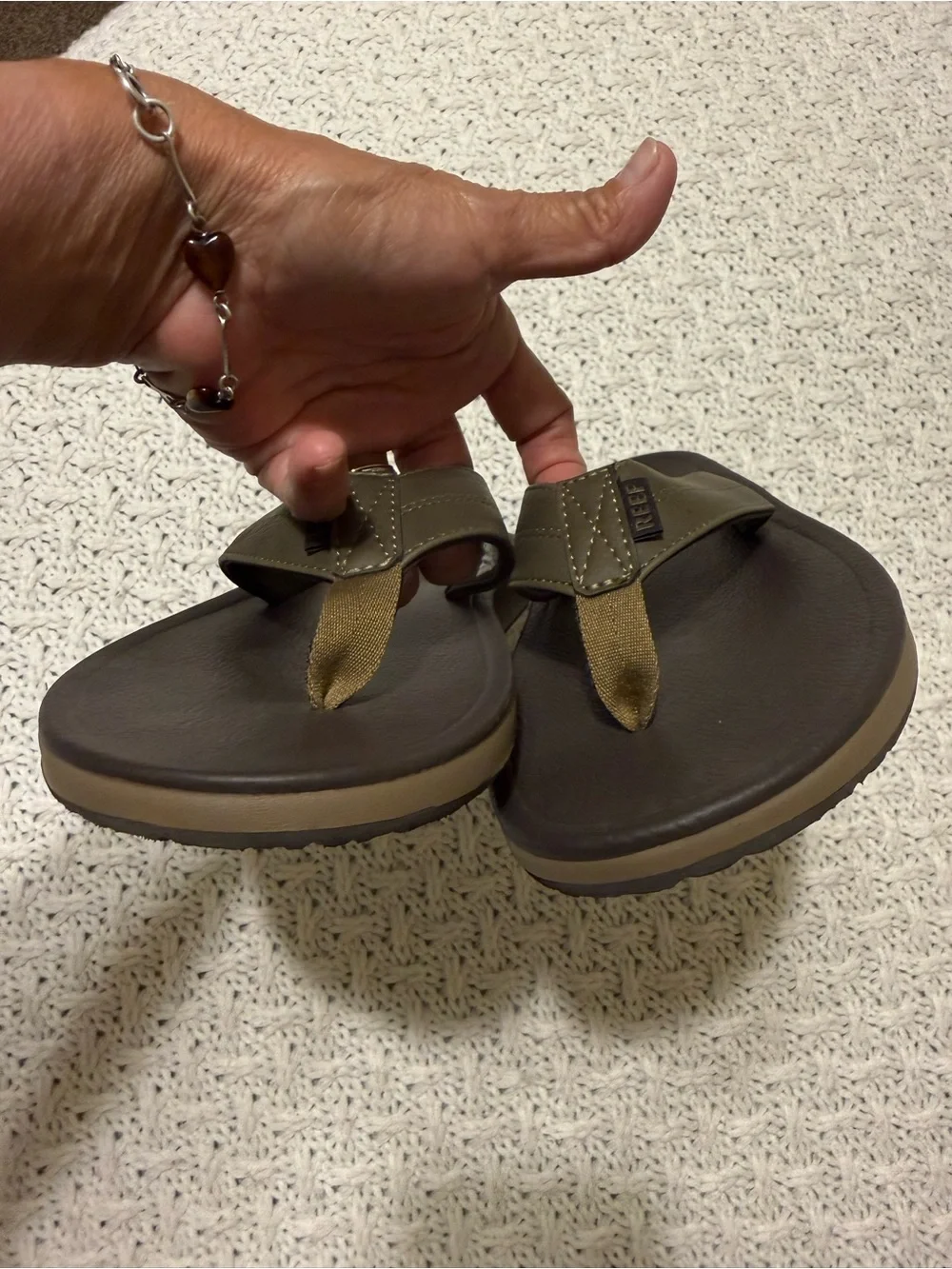 Reef Men’s Olive and Brown Flip Flop Sandals size 10